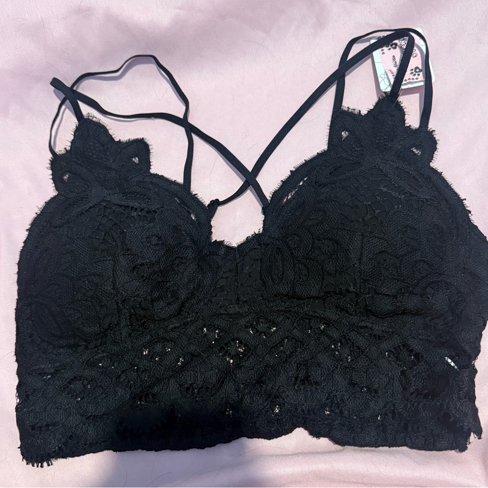Elegant White Lace Bralette - Boutique